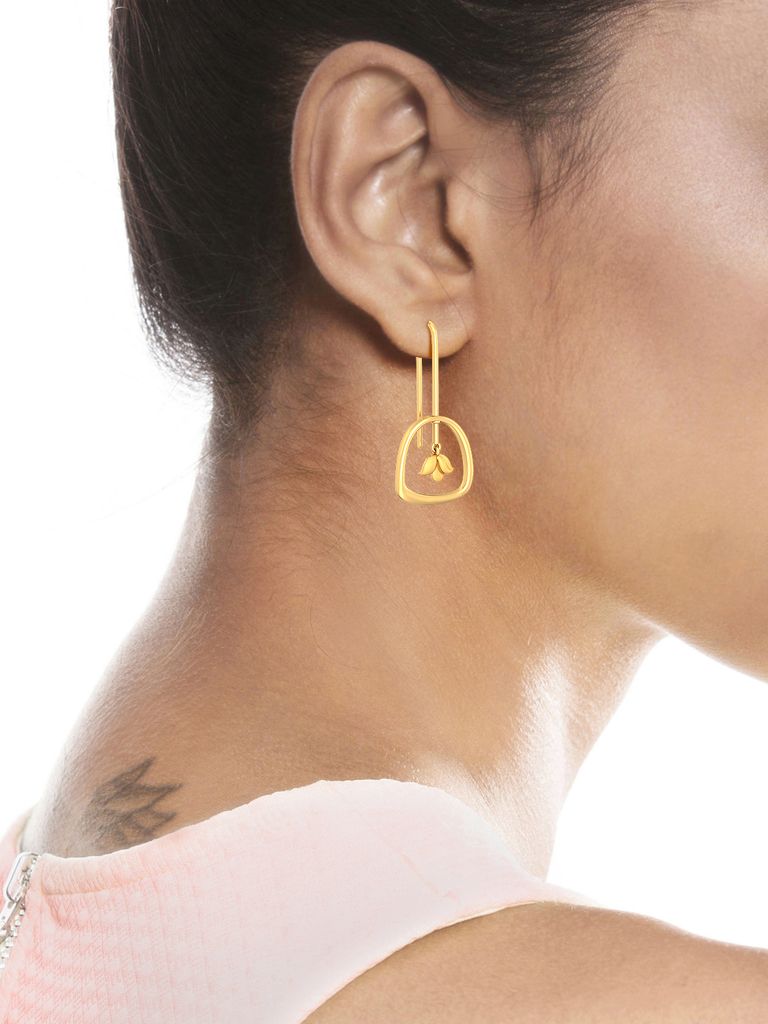 Shy Lily Gold Earrings
