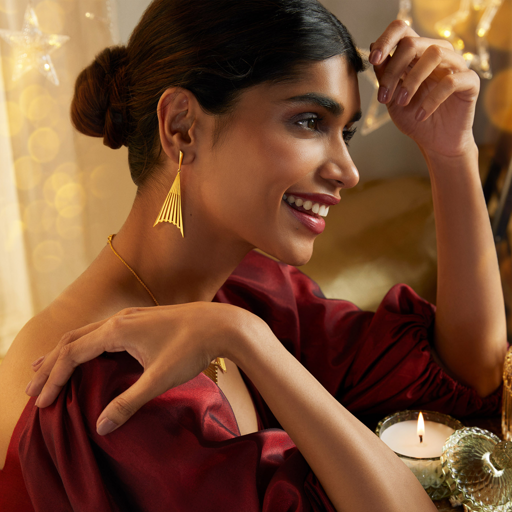 Stretch out Gold Earrings
