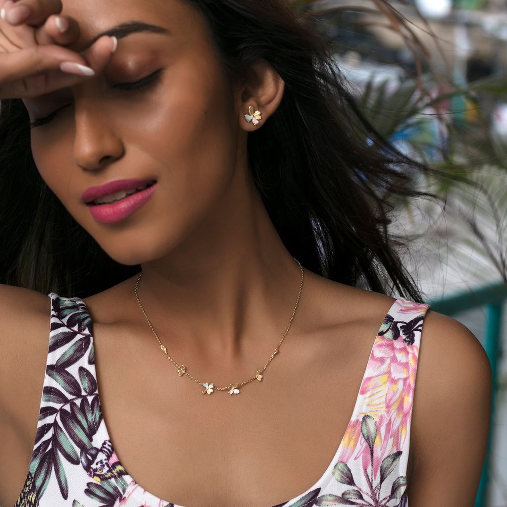 La Flor Gold Necklaces