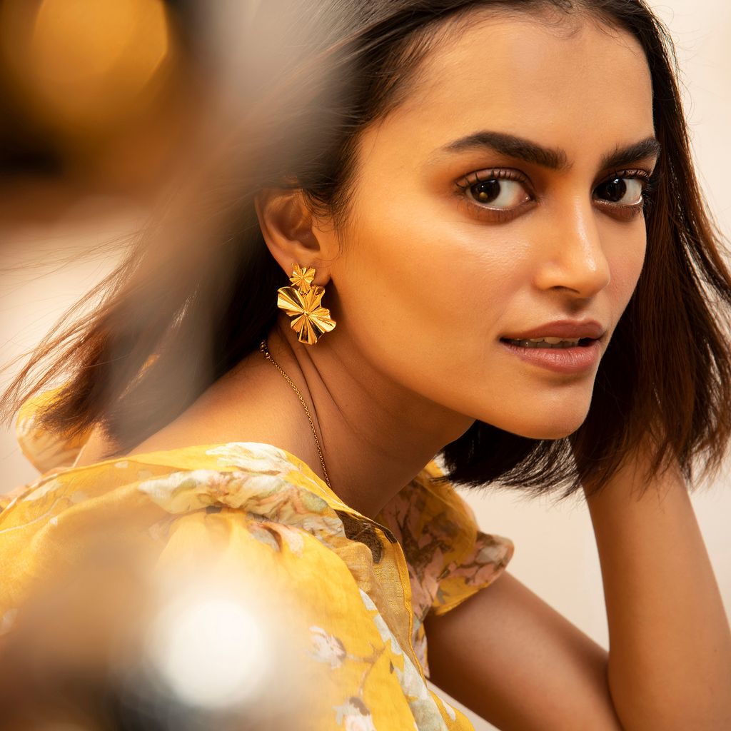 Frill Seeker Gold Earrings