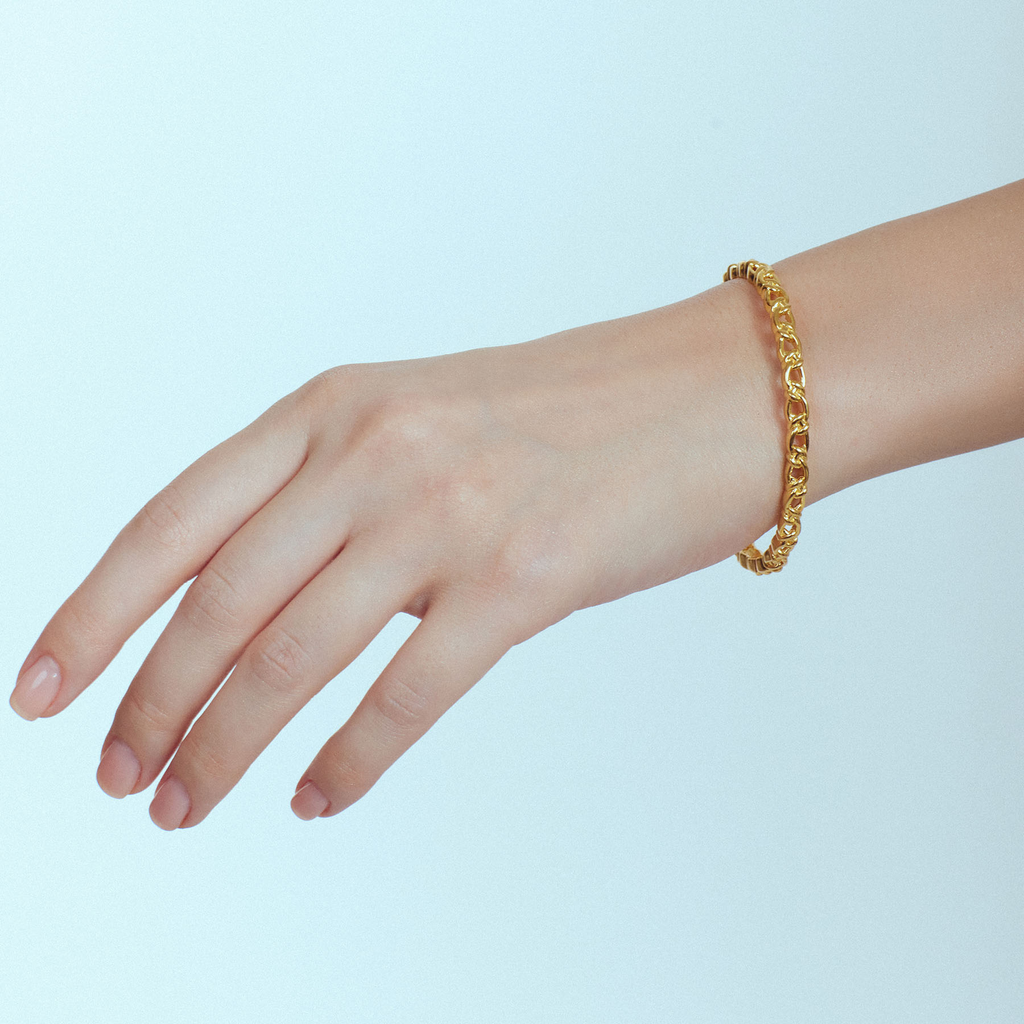 Timeless Knots Gold Bangles