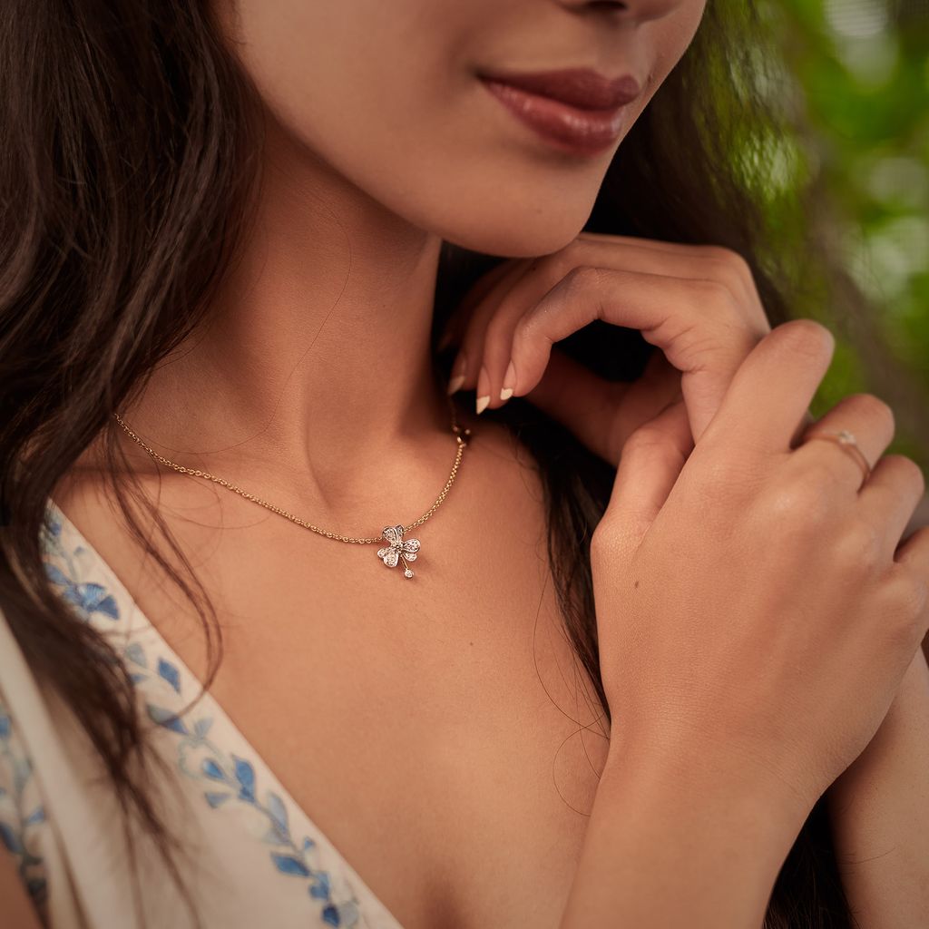 Treble Corsage Diamond Pendants