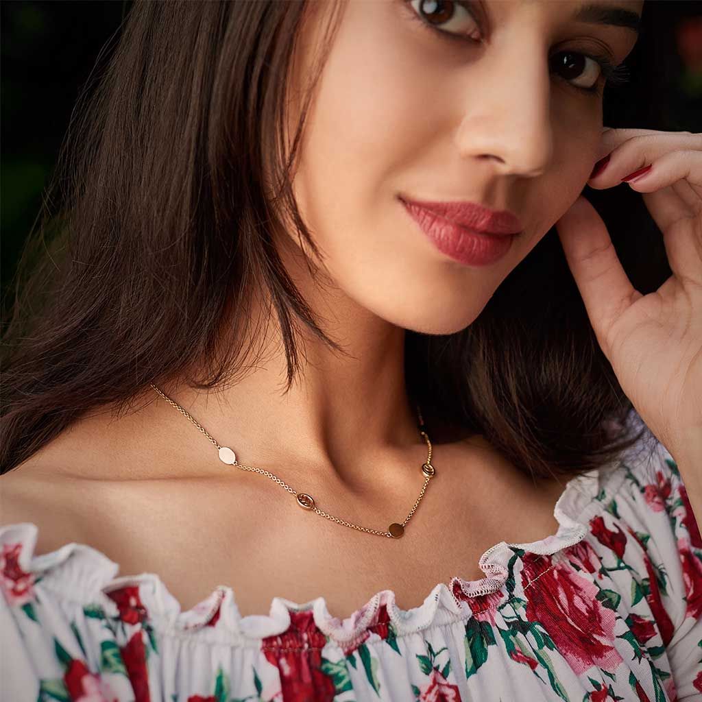 Oval Ambition Gold Necklaces
