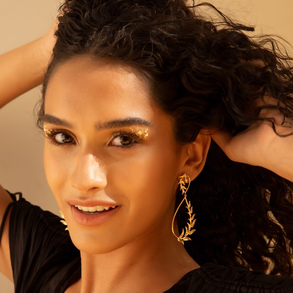 Wreath Of Twines Gold Earrings