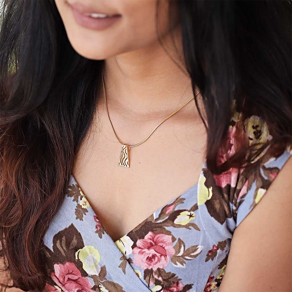 Swerve Curve Gold Pendants