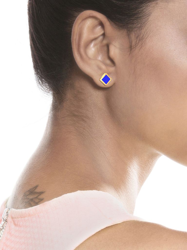 Know-it-all Gold Earrings