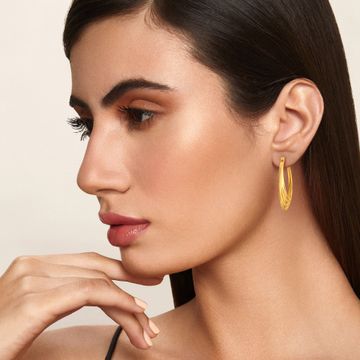 Chic Play Gold Earrings