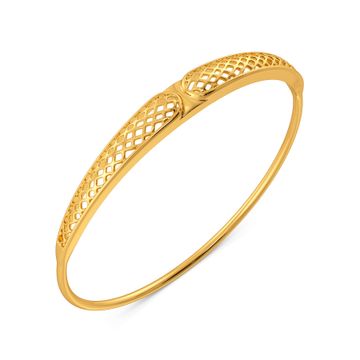 A Taffeta Spirit Gold Bangles